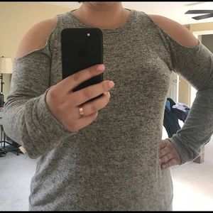 Pink Clover cold shoulder top in grey heather